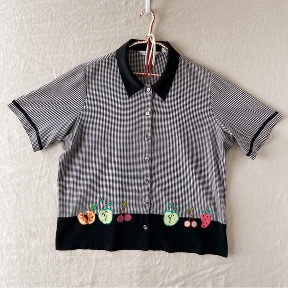 ‼️SOLD‼️ Vintage gingham fruit embroidered print short sleeve button down shirt - Picture 3 of 6